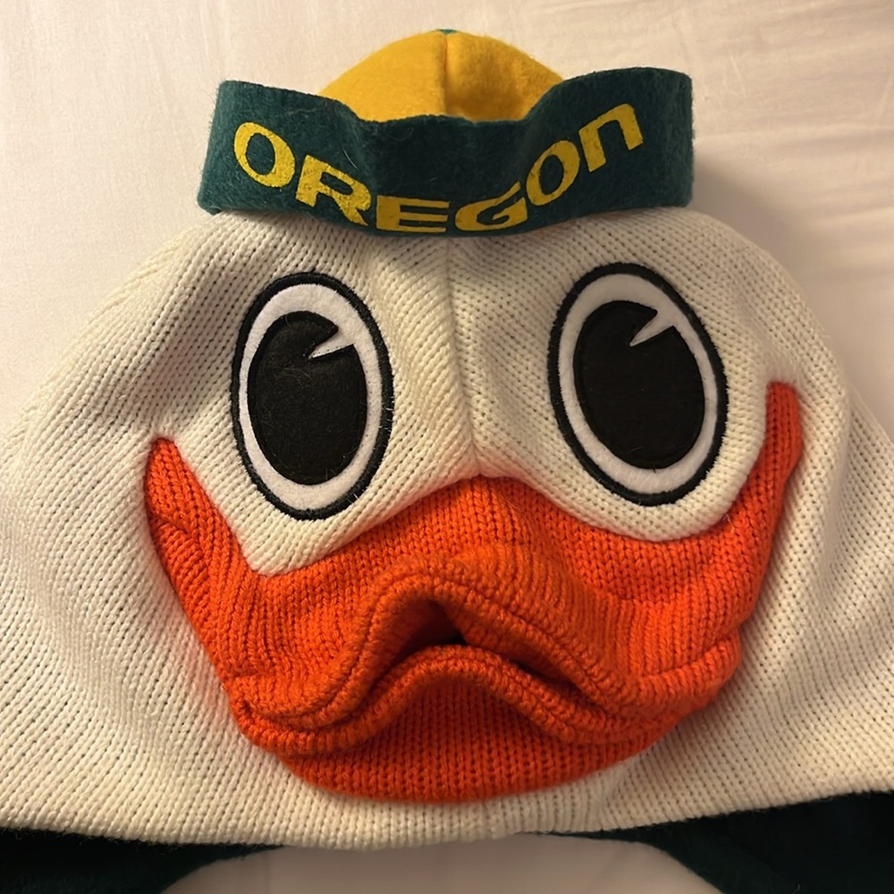 Oregon Ducks “Duck head” winter hat